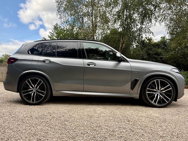 Image for 2025 BMW X5 50E M SPORT *Frozen Grey*