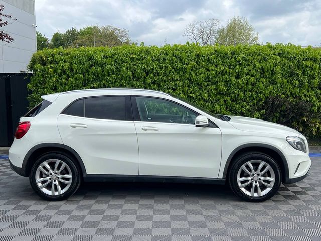 Image for 2015 Mercedes-Benz GLA Class GLA180 EXECUTIVE 1.6 AUTO // OPENING PAN ROOF // LEATHER INTERIOR // BLUETOOTH MUSIC