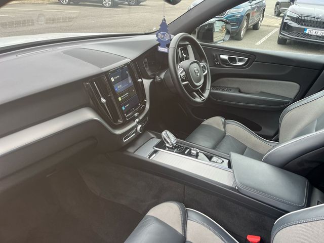 Image for 2023 Volvo XC60 T6 Recharge PHEV 350hp AT8 Plus Dark