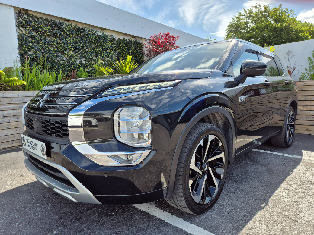 Image for 2022 Mitsubishi Outlander 2.4 PHEV / EXCEED TOP SPEC / 7 SEATER / TAX €140 ( 222 REG )