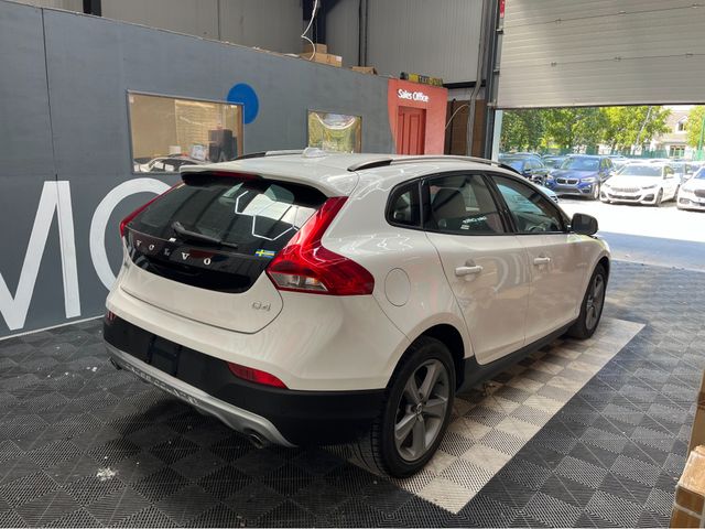 Image for 2016 Volvo V40 2016 VOLVO V40 CROSSCOUNTRY D4 2.0 AUTOMATIC / CRUISE CONTROL / REVERSE CAMERA / ELECTRIC MEMORY & HEATED SEATS AND MORE