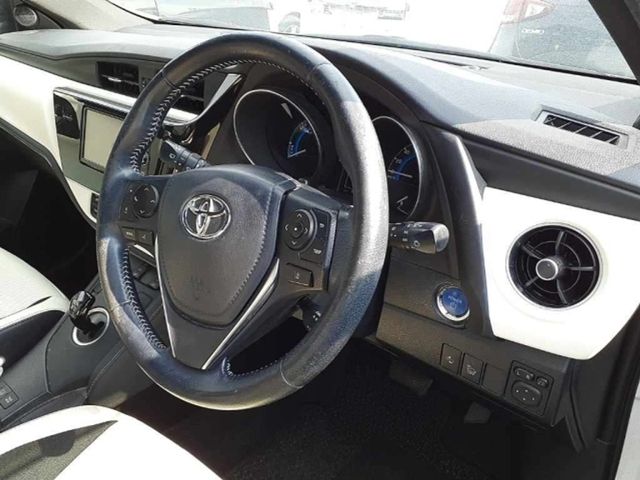 Image for 2018 Toyota Auris LEATHER INTERIOR // BLUETOOTH // MULTI-FUNC WHEEL