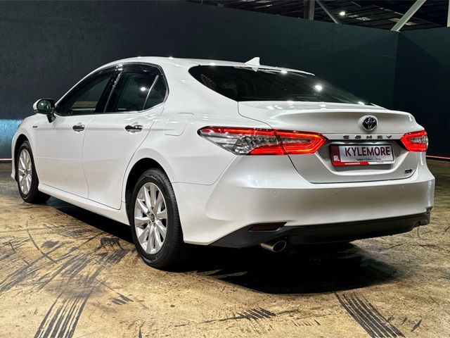Image for 2020 Toyota Camry LUXURY SALOON - PETROL HYBRID - CRUISE CONTROL - REVERSE CAMERA