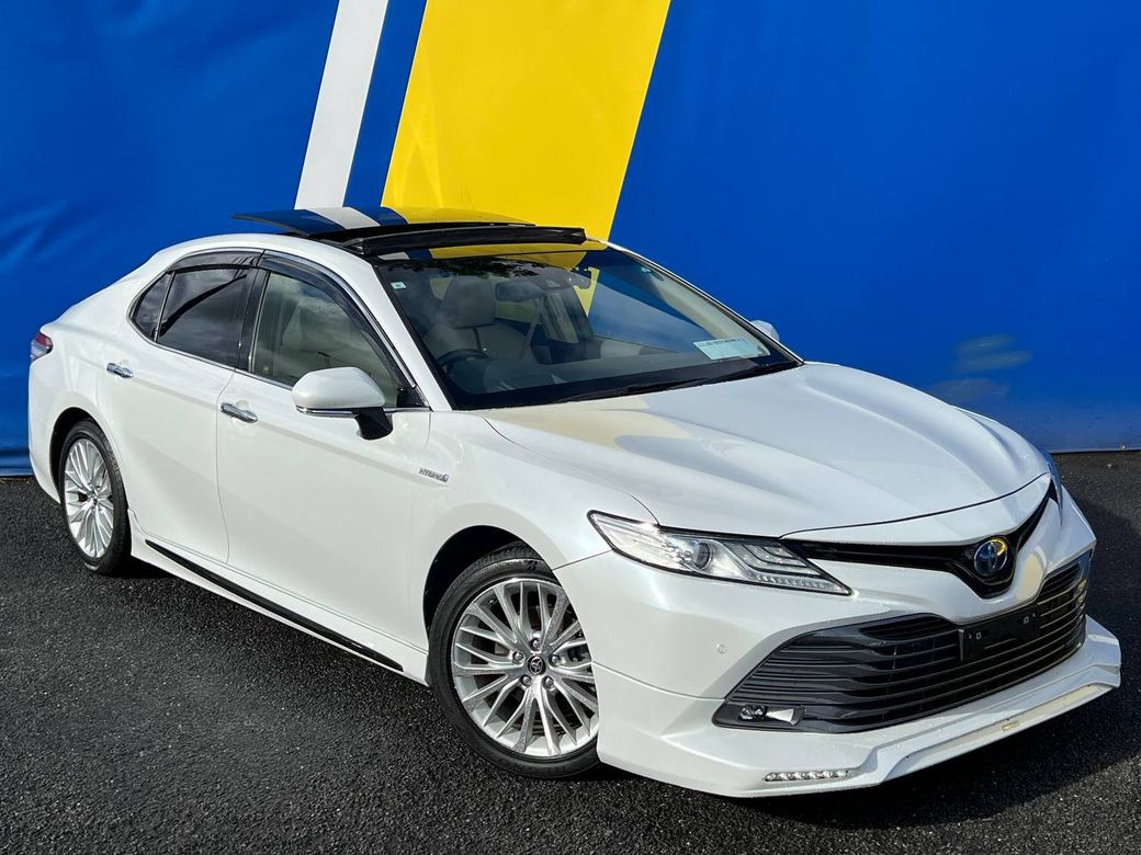 Image for 2017 Toyota Camry G-LEATHER PACKAGE 2.5 HYBRID // MODELLISTA BODYKIT // PANORAMIC SUNROOF // LEATHER HEATED SEATS