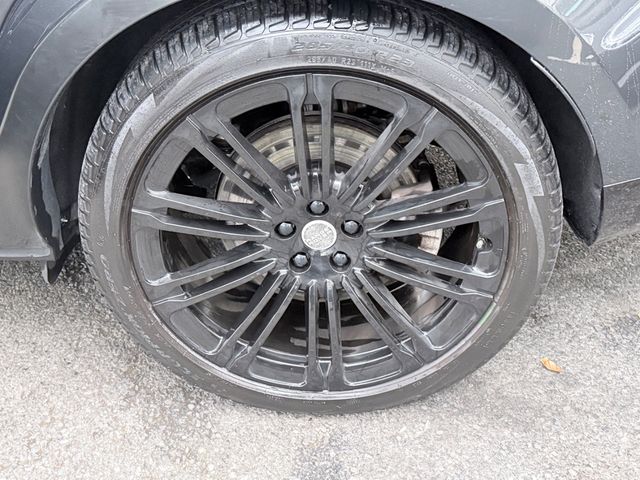 Image for 2023 Land Rover Range Rover HSE P440E