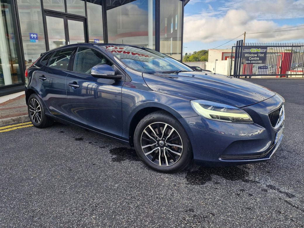 Image for 2019 Volvo V40 D3 MOM ED 5DR Auto