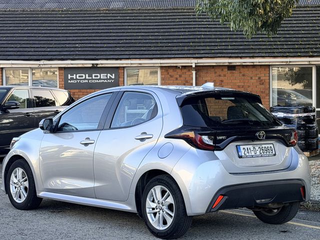 Image for 2024 Toyota Yaris Hybrid 1.5 Luna