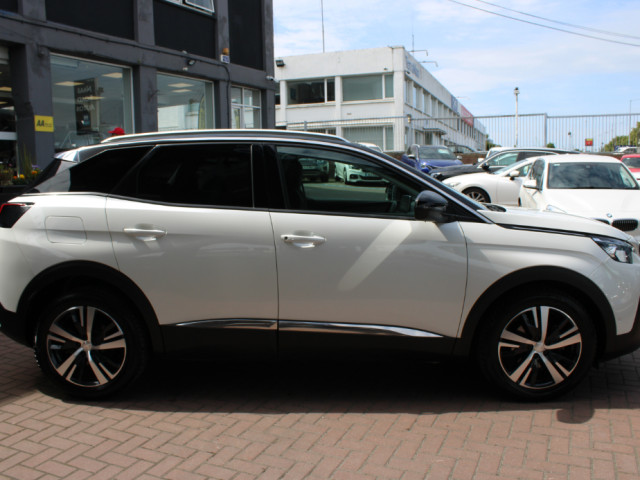 Image for 2019 Peugeot 3008 2.0 HDI ALLURE 5DR ESTATE AUTOMATIC // WHAT A CAR // AS NEW CONDITION WITH ONLY 104, 000 KMS // BUY WITH CONFIDENCE AA AND SIMI APPROVED DELAER 2025 // FINANCE ARRANED // TRADE INS WELCOME //