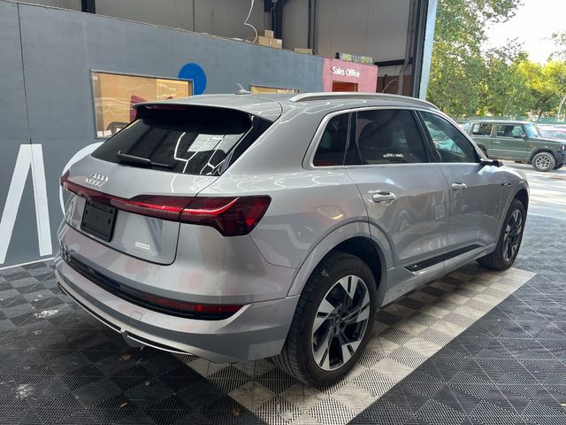 Image for 2021 Audi e-tron 2021 AUDI E-TRON QUATTRO SLINE AUTOMATIC / CRUISE CONTROL / PARKING CAMERA / ELECTRIC MEMORY & HEATED SEATS / PADDLE SHIFTERS / AMBIENT LIGHTS / APPLE CARPLAY / DIGITAL MIRRORS AND MORE