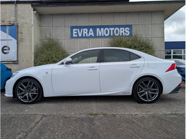 Image for 2015 Lexus IS 300h F-SPORT AUTOMATIC HYBRID 2.5 PETROL //HIGH SPEC//HALF RED LEATHER ELECTRIC HEATED SEATS//REVERSE CAMERA//KEYLESS ENTRY//ADAPTIVE CRUISE CONTROL// 