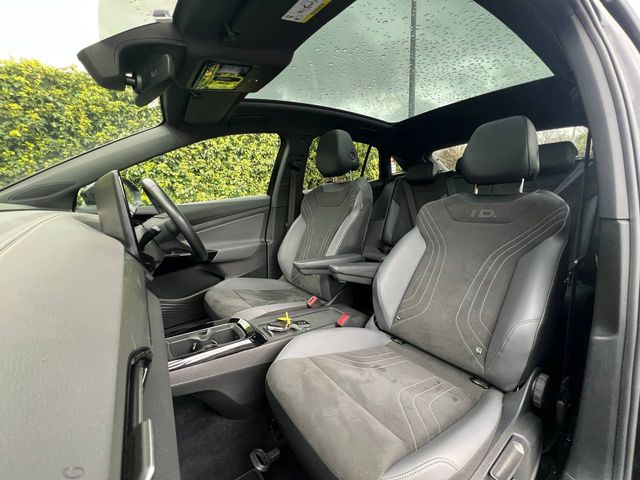 Image for 2023 Volkswagen ID.5 PRO FAMILY 77KWH // PANORAMIC SUNROOF // REVERSE CAMERA // DIGITAL CLUSTER