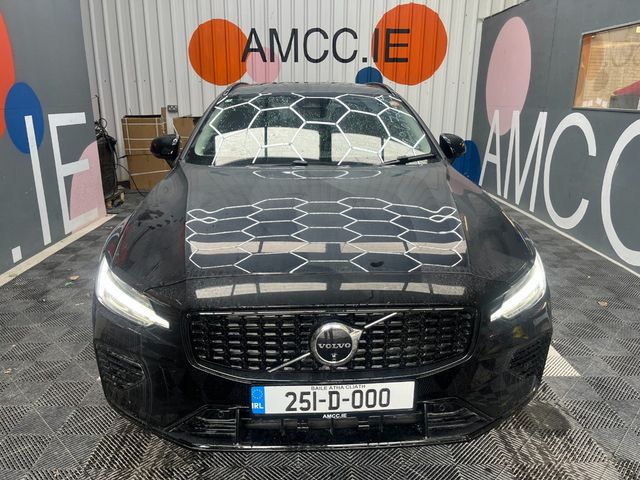 Image for 2025 Volvo V60 2025 VOLVO V60 4WD ULTRA T6 AWD PLUG-IN HYBRID AUTOMATIC/ CRUISE CONTROL / 360 CAMERA / ELECTRIC MEMORY & HEATED SEATS / HEATED STEERING WHEEL / APPLE CARPLAY / PANORAMIC SUNROOF / ELTRIC SEAT & MORE