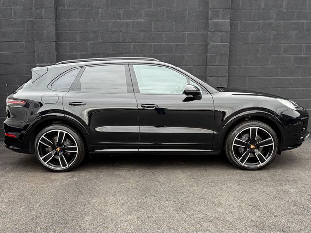 Image for 2023 Porsche Cayenne 3.0 V6 Platinum Edition 4WD Auto