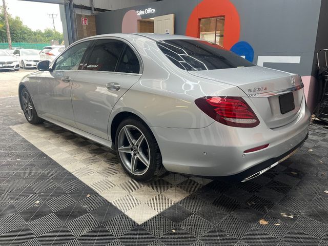 Image for 2019 Mercedes-Benz E Class 9 MERCEDES-BENZ E-CLASS 4D E220D AVANTGARDE AMG LINE 2.0 AUTOMATIC / CRUISE CONTROL / PARKING CAMERA / ELECTRIC MEMORY & HEATED SEATS / PADDLE SHIFTERS / AMBIENT LIGHTS / APPLE CARPLAY AND MORE