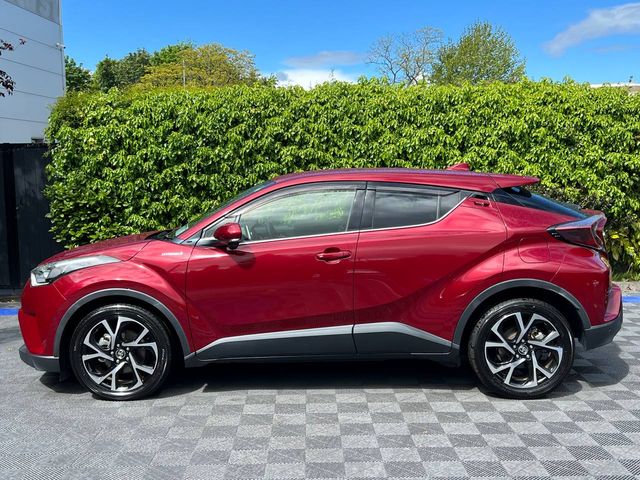 Image for 2017 Toyota C-HR 1.8 HYBRID AUTO // FULL SERVICE HISTORY // REVERSE CAMERA // LANE ASSIST