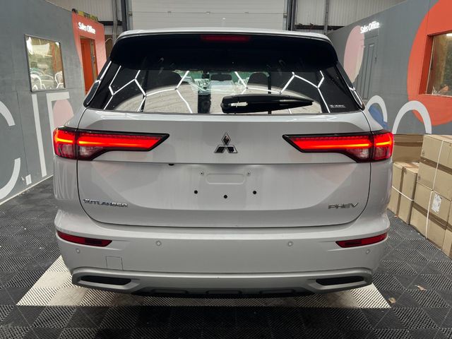 Image for 2024 Mitsubishi Outlander 2024 MITSUBISHI OUTLANDER PHEV P 2.4 AUTOMATIC / CRUISE CONTROL / PARKING CAMERA / ELECTRIC MEMORY & HEATED SEATS / PADDLE SHIFTERS / 7 SEATS OPTION / HEATED STEERING WHEEL AND MORE