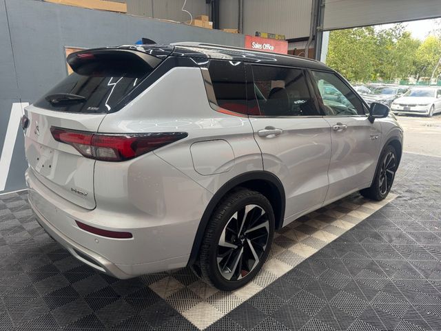 Image for 2022 Mitsubishi Outlander 2022 MITSUBISHI OUTLANDER P 4WD PHEV 2.4 AUTOMATIC / CRUISE CONTROL / 360 CAMERA / ELECTRIC MEMORY & HEATED SEATS / PADDLE SHIFTERS / HEATED STEERING WHEEL / 7 SEATS OPTION AND MORE
