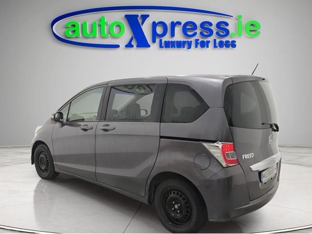 Image for 2016 Honda Freed 7 SEATER 1.5 G Auto, Reversing camera