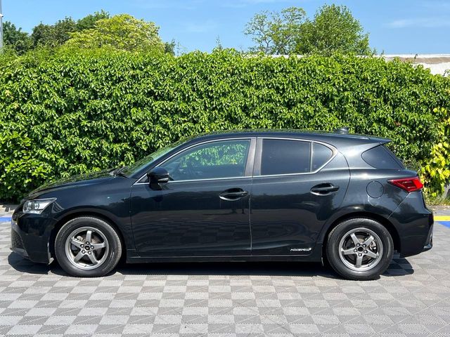 Image for 2019 Lexus CT 200h 1.8 HYBRID AUTO // SUEDE HEATED SEATS // REVERSE CAMERA // DUAL ZONE CLIMATE CONTROL