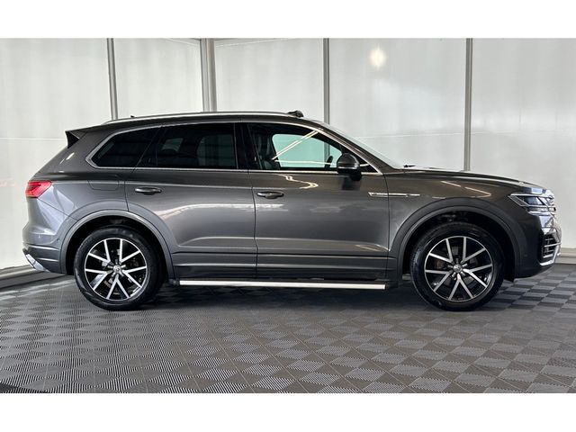 Image for 2020 Volkswagen Touareg R Line*Pan Roof* 4M 286HP 5DR AUTO