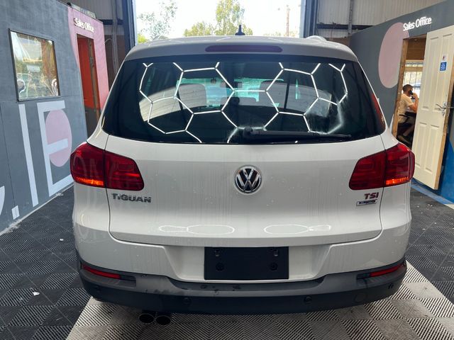 Image for 2016 Volkswagen Tiguan 2016 VOLKSWAGEN TIGUAN TSI 1.4 AUTOMATIC / CRUISE CONTROL / PARKING CAMERA / PADDLE SHIFTERS AND MORE