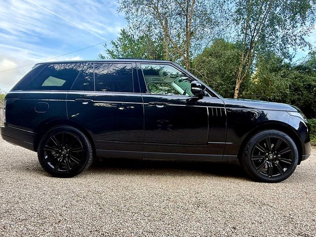 Image for 2021 Land Rover Range Rover WESTMINSTER BLACK EDITION P400