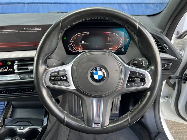 Image for 2019 BMW 1 Series 118i M-SPORT 1.5 AUTO // PARKING SENSORS // APPLE CARPLAY // DIGITAL CLUSTER // ADAPTIVE CRUISE CONTROL