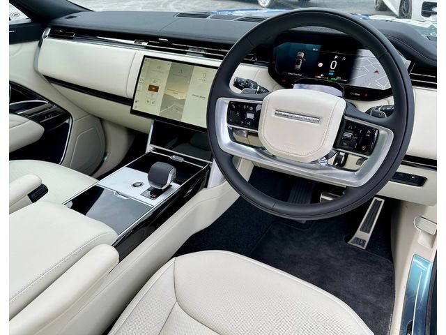 Image for 2026 Land Rover Range Rover 262 / NO MILEAGE / BELGRAVIA GREEN EDITION