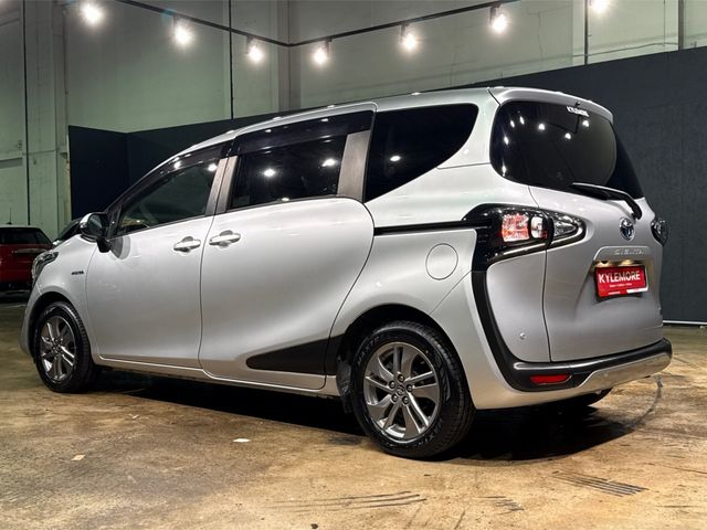 Image for 2020 Toyota Sienta 1.5 HYBRID MPV - 7 SEATER - CRUISE CONTROL - ELECTRIC POWER DOORS - REVERSE CAMERA CAMERA - ALLOY WHEELS