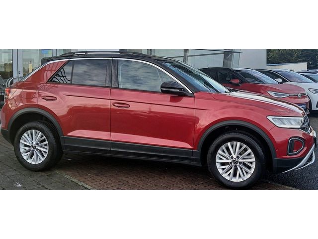 Image for 2023 Volkswagen T-Roc Life 2.0 TDI 116HP **REAR VIEW CAMERA, APP CONNECT, 