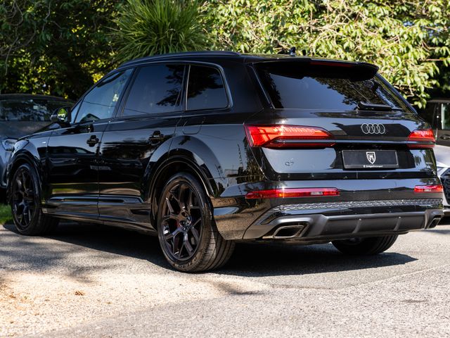 Image for 2026 Audi Q7 TFSIe S Line Black Edition