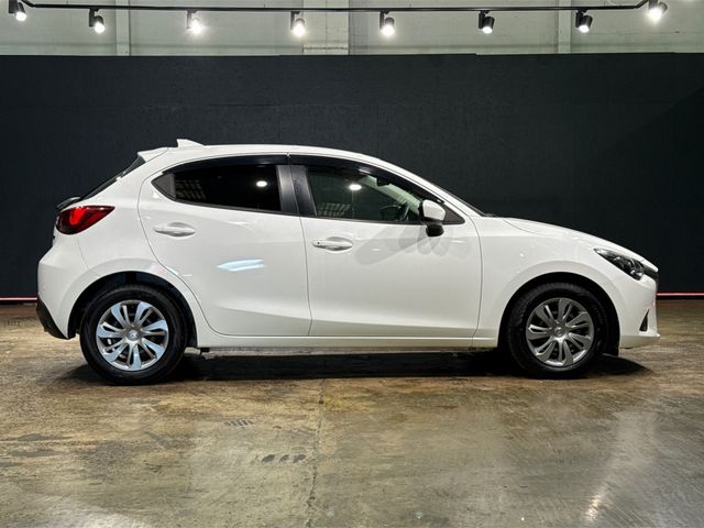 Image for 2019 Mazda Demio 1.5 AUTOMATIC - REVERSE CAMERA - A/C HEATING CONTROLS