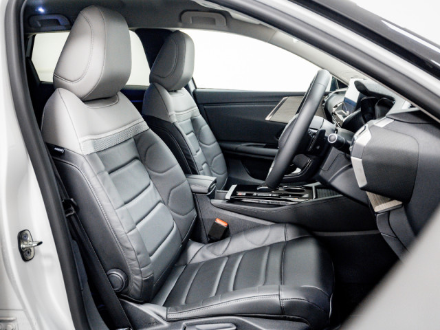 Image for 2026 Citroen C5 X PLUS 1.2 Petrol Hybrid Auto 145HP