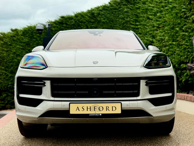 Image for 2025 Porsche Cayenne Turbo E-hybrid Coupé