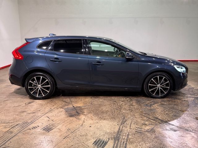 Image for 2018 Volvo V40 1.5 AUTOMATIC - BEIGE/TARTAN INTERIOR - UPGRADED ALLOYS - REAR CAMERA - TAIL-GATE