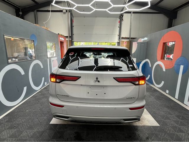 Image for 2023 Mitsubishi Outlander €39950 2023 MITSUBISHI OUTLANDER PHEV P 2.4 AUTOMATIC / CRUISE CONTROL / 360° CAMERA / ELECTRIC MEMORY & HEATED SEATS / PADDLE SHIFTERS / 7 SEATS OPTION / HEATED STEERING WHEEL AND MORE