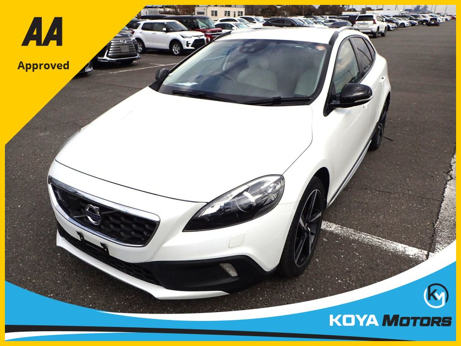 Image for 2016 Volvo V40 2.0 D4 CROSS COUNTRY SE LUXURY DIESEL 190 BHP AUTOMATIC // PEARL WHITE METALLIC // FULL LEATHER ELECTRIC SEATS // REVERSING CAMERA // CRUISE CONTROL // LANE ASSIST // TOP SPEC // AA APPROVED 2026