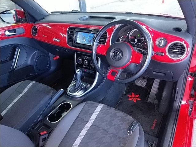 Image for 2017 Volkswagen Beetle DESIGN EDITION - COLOUR CODED INTERIOR - FACTORY ALLOYS - REVERSE CAMERA