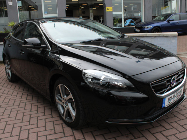 Image for 2016 Volvo V40 VOLVO V40 LUX EDITION 5DR HATCHBACK AUTOMATIC // IMMACULATE CONDITION FINISHED IN UNMARKED BLACK // OUR OWN DEALER WARRANTY // BUY WITH CONFIDENCE AA AND SIMI APPROVED DEALER // 