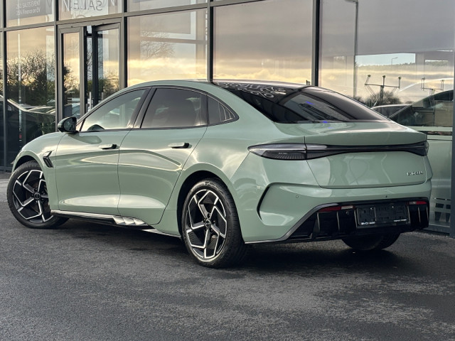 Image for 2025 BYD Seal Design RWD [Shadow Green]