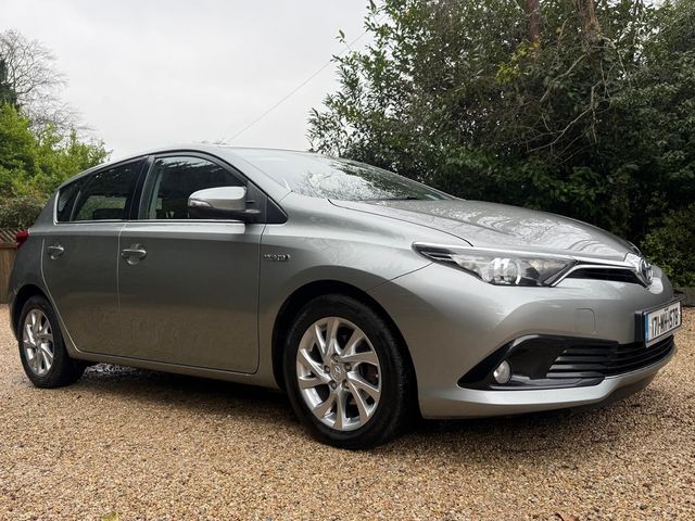 Image for 2017 Toyota Auris HYBRID LUNA *Full Toyota Service History…AA Approved…Irish Car*