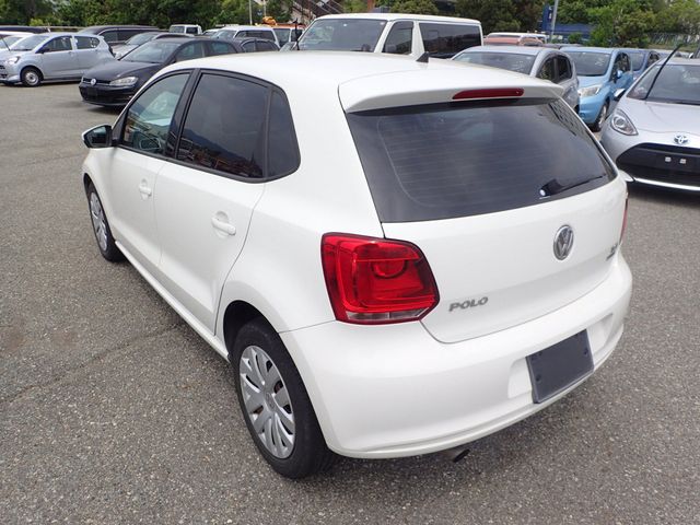 Image for 2013 Volkswagen Polo 1.2 TSI COMFORTLINE PETROL AUTOMATIC // JUST 45000 KMS FROM NEW // REVERSING CAMERA // PRO MEDIA PACK // IMMACULATE EXAMPLE // IDEAL STARTER CAR