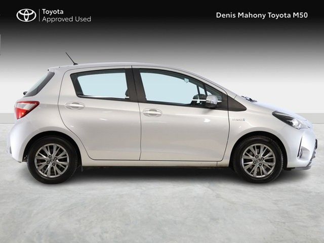 Image for 2018 Toyota Yaris Luna Hybrid