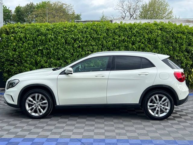 Image for 2015 Mercedes-Benz GLA Class GLA180 EXECUTIVE 1.6 AUTO // OPENING PAN ROOF // LEATHER INTERIOR // BLUETOOTH MUSIC