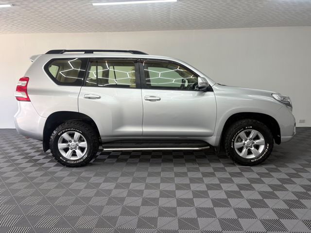Image for 2017 Toyota Landcruiser 