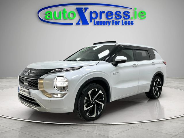 Image for 2023 Mitsubishi Outlander PHEV 4WD, Panoramic sunroof, 7 Seats, Low mileage