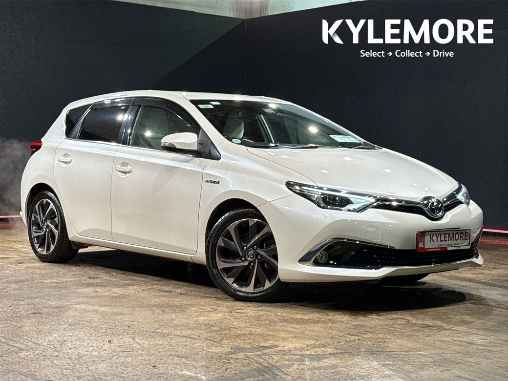 Image for 2016 Toyota Auris 1.8 AUTOMATIC HYBRID - ALLOY WHEELS - HEATED SEATS - MULTI FUNCTION STEERING WHEEL - CRUISE CONTROL - HEATING / AC CONTROLS 