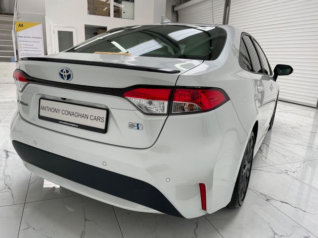 Image for 2022 Toyota Corolla 1.8 Hybrid Luna Sport Saloon