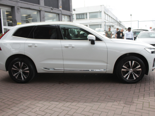 Image for 2022 Volvo XC60 T6AWD PLUG IN HYBRID MOMENTUM ONLY TRAVELLED 87, 000 KMS // STUNNING CAR WITH HUGE SPEC // BUY WITH CONFIDENCE AA AND SIMI APPROVED DEALER 2026 // FINANCE ARRANGED // ALL TRADE INS WELCOME //
