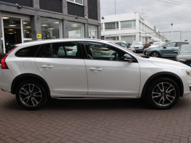 Image for 2016 Volvo V60 CROSS-COUNTRY 2.0D4 5DR ESTATE AUTO 